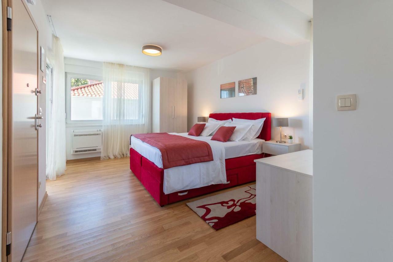 Apartment House Ivan John Podstrana Bagian luar foto