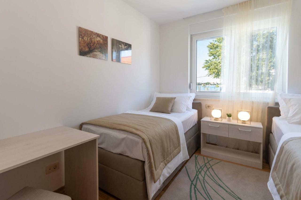 Apartment House Ivan John Podstrana Bagian luar foto