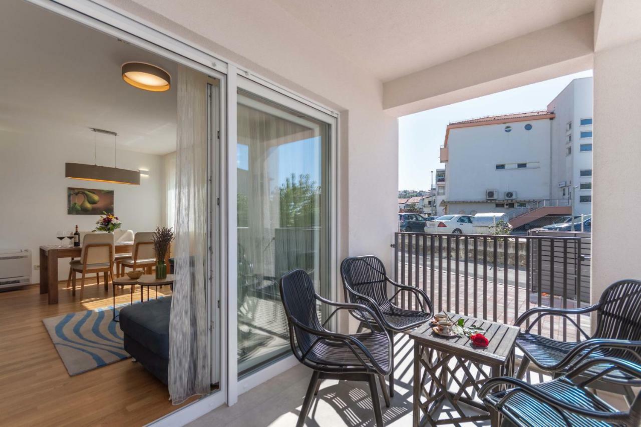Apartment House Ivan John Podstrana Bagian luar foto