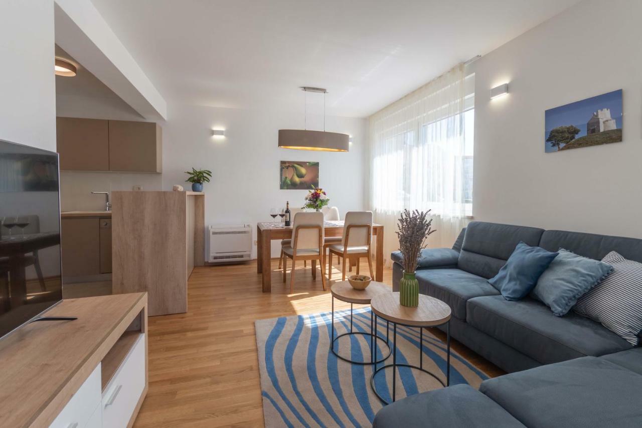 Apartment House Ivan John Podstrana Bagian luar foto