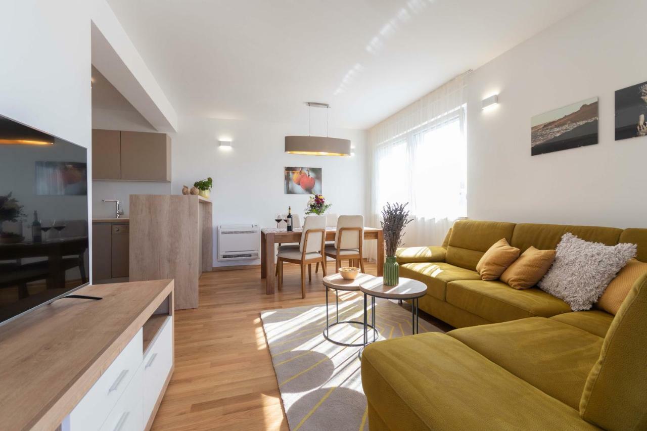 Apartment House Ivan John Podstrana Bagian luar foto