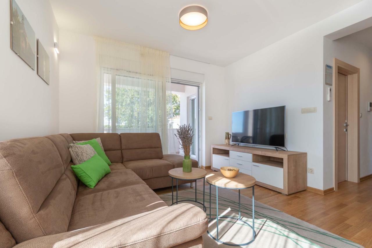 Apartment House Ivan John Podstrana Bagian luar foto
