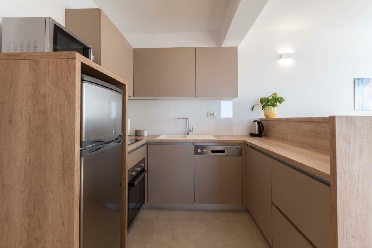 Apartment House Ivan John Podstrana Bagian luar foto